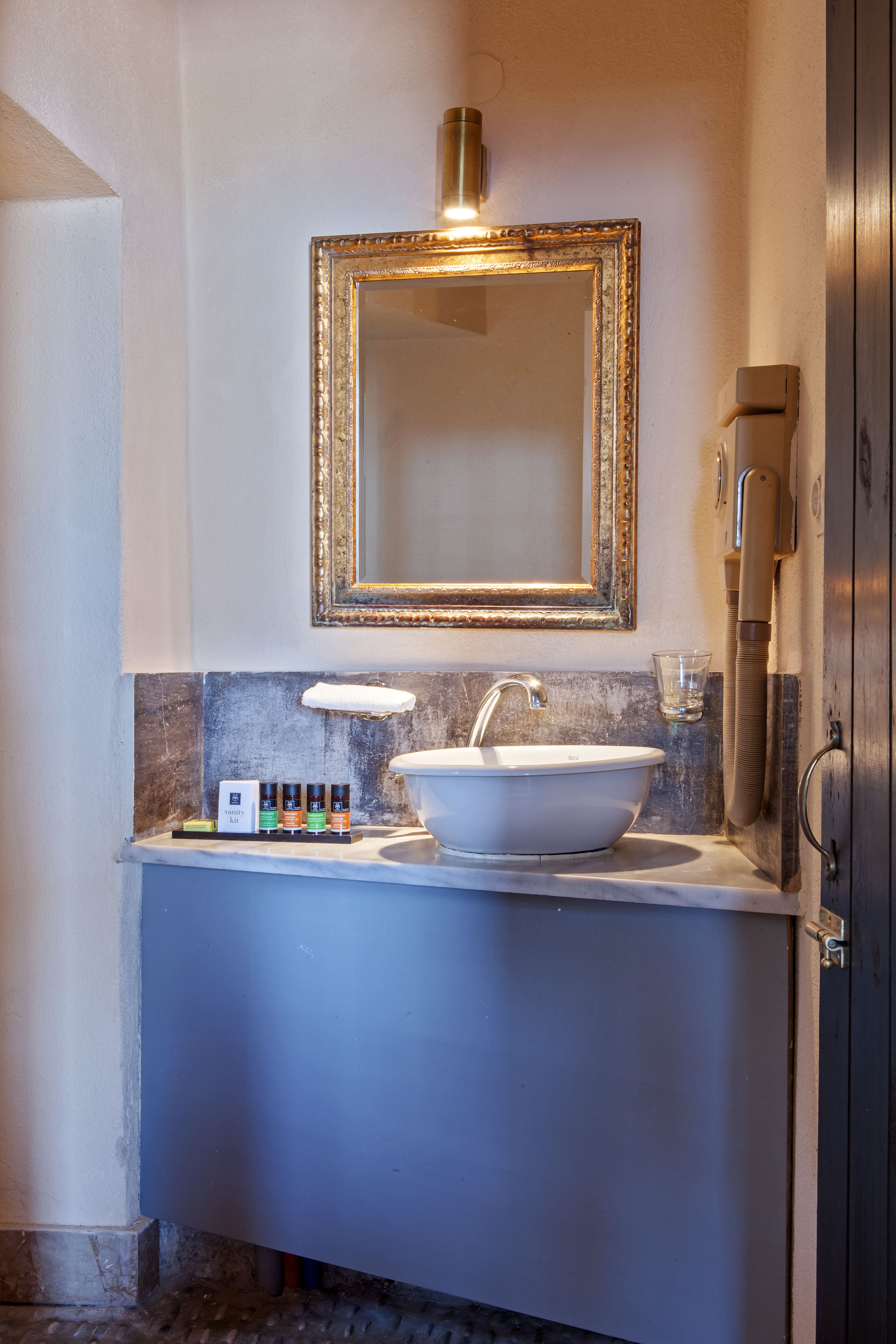 EXCLUSIVE COLLECTION