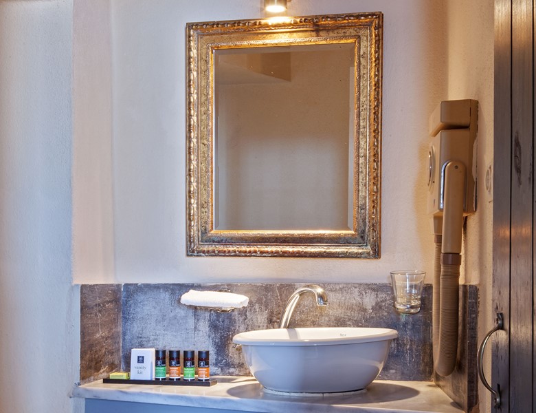 EXCLUSIVE COLLECTION