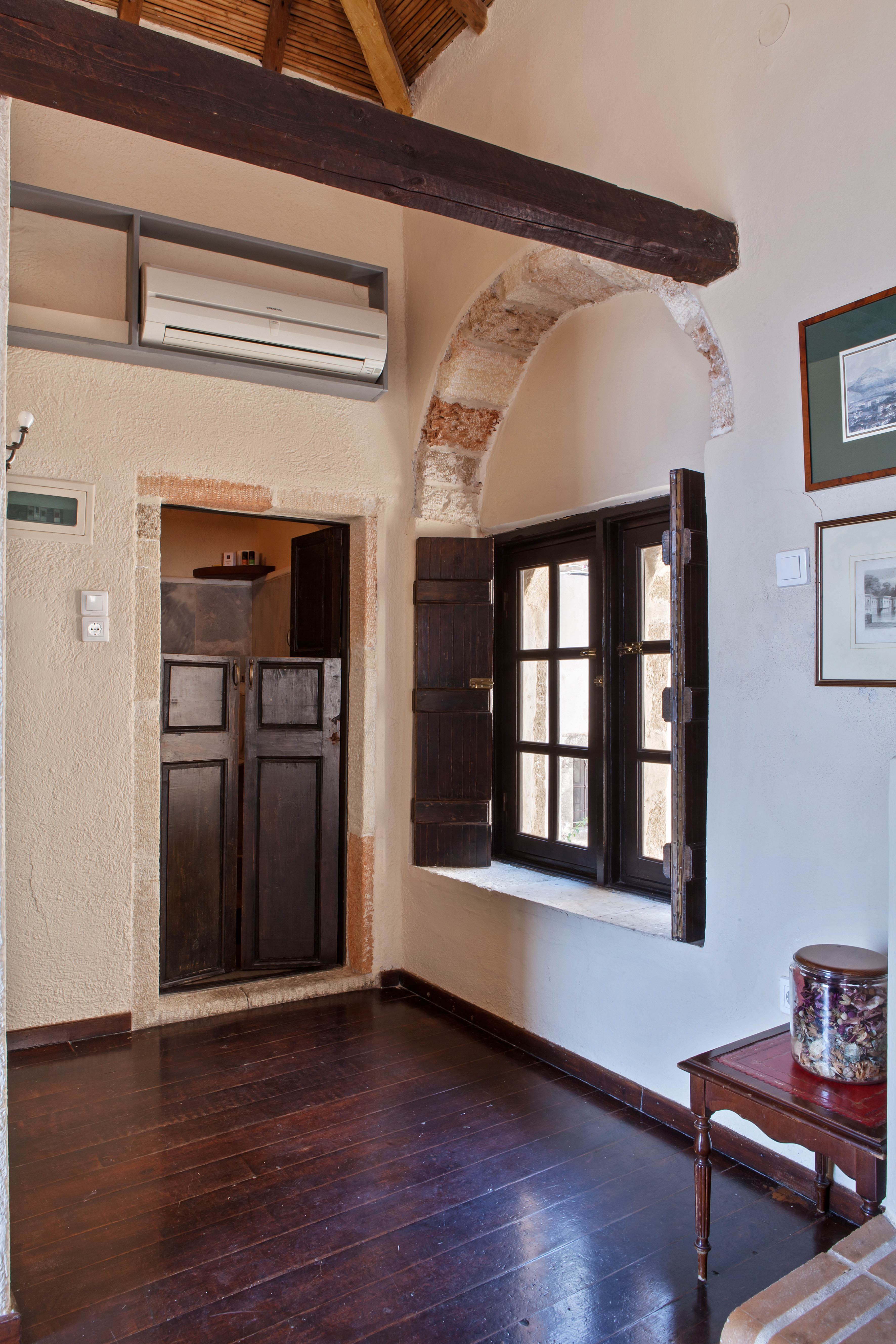 EXCLUSIVE COLLECTION