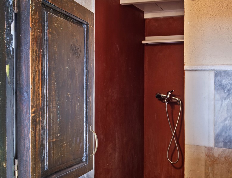 EXCLUSIVE COLLECTION