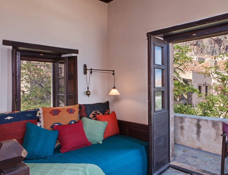 EXCLUSIVE COLLECTION