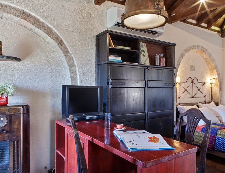 EXCLUSIVE COLLECTION