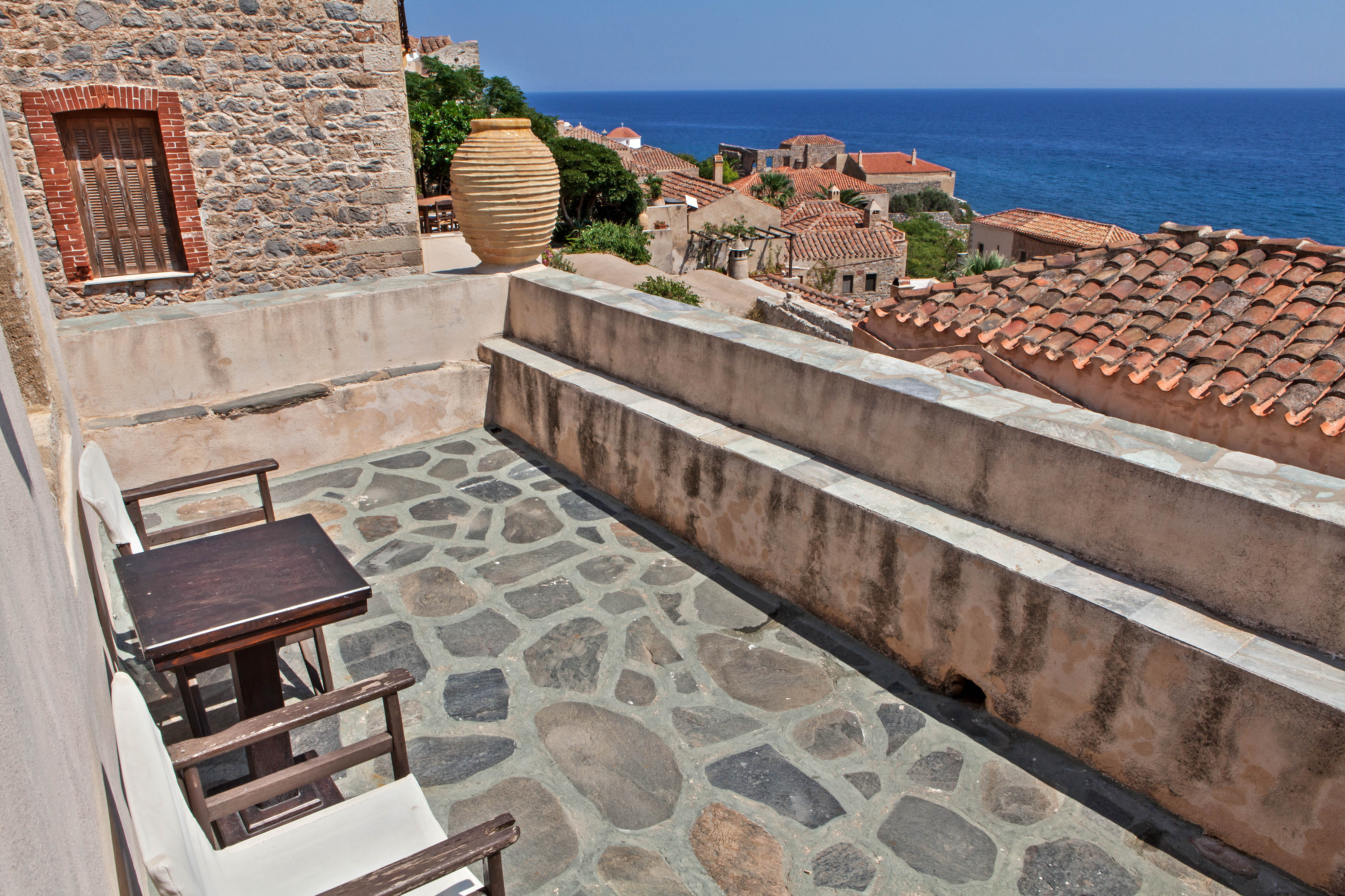 EXCLUSIVE COLLECTION