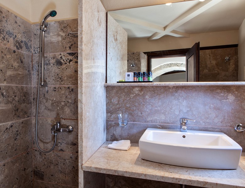 EXCLUSIVE COLLECTION