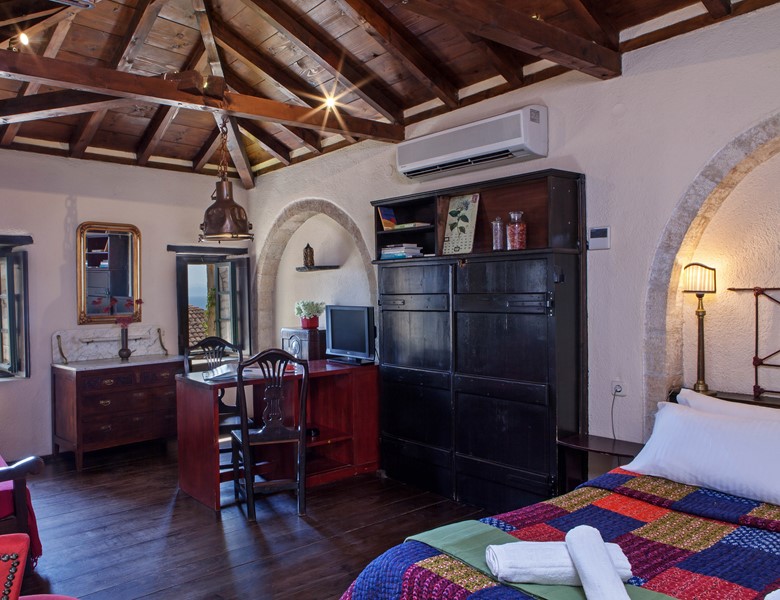 EXCLUSIVE COLLECTION