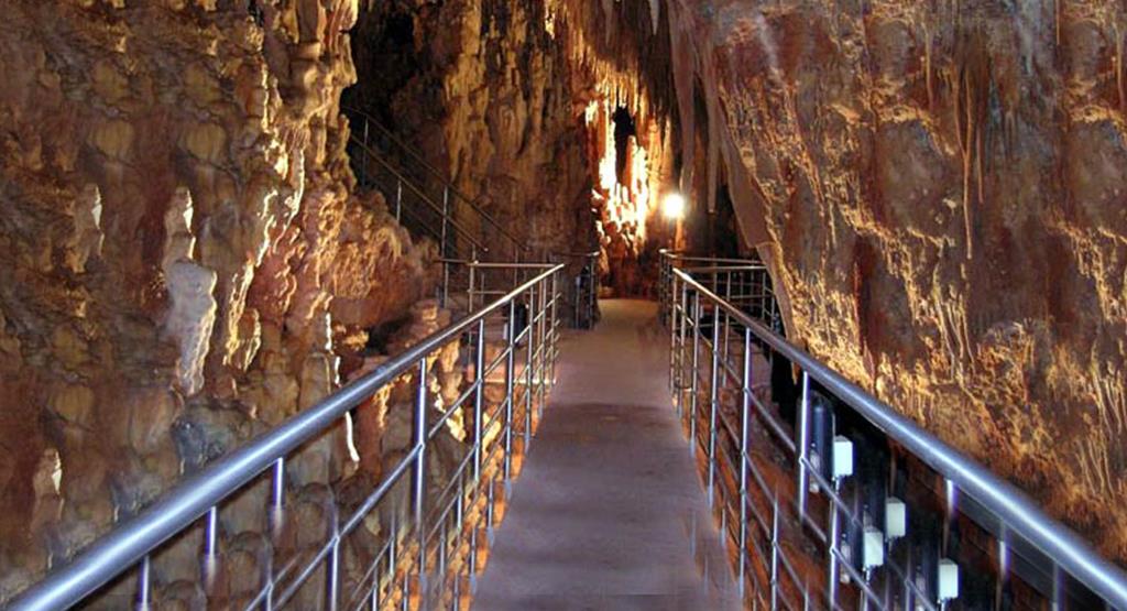 THE UNIQUE KASTANIA CAVE (80 KM)