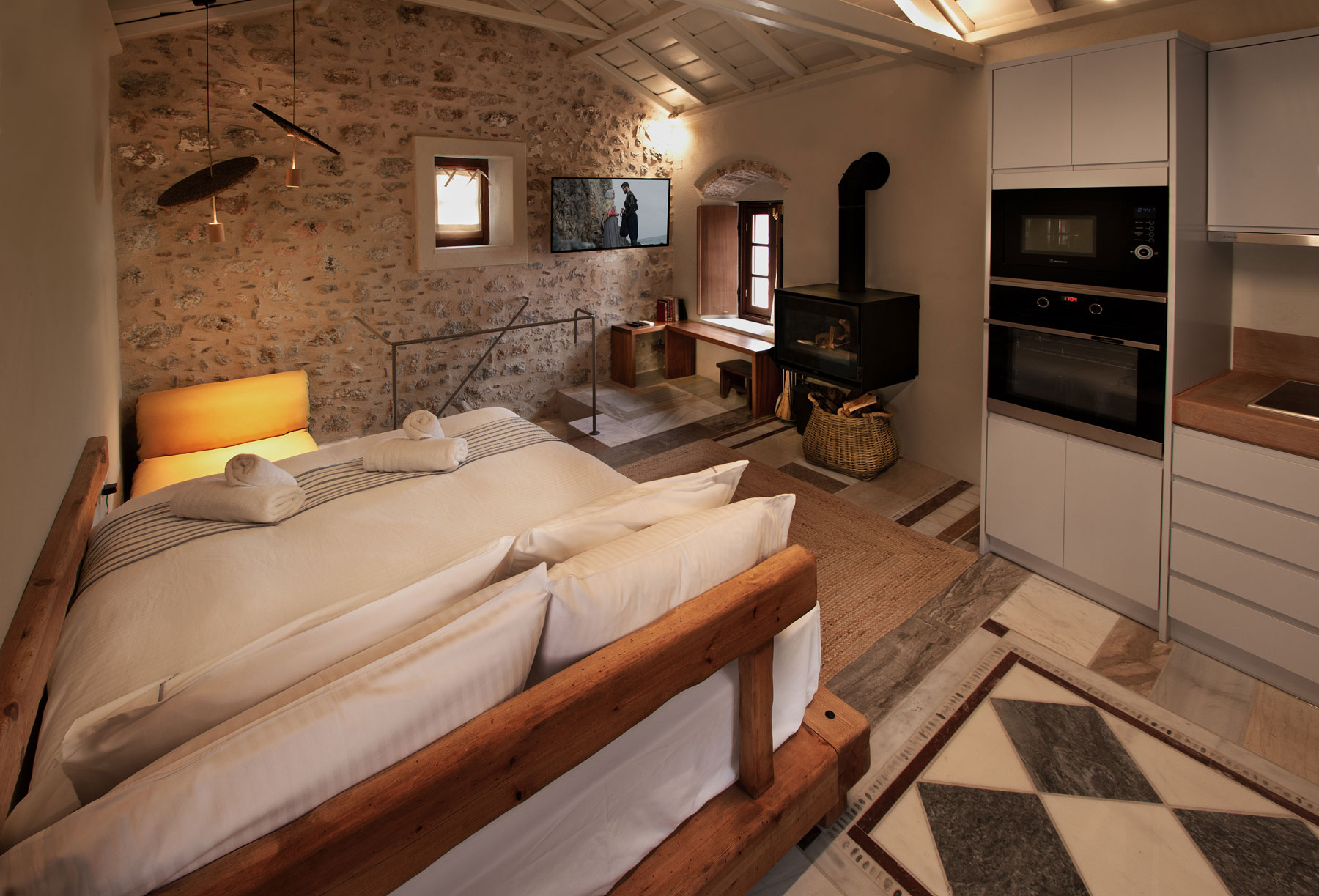 EXCLUSIVE COLLECTION