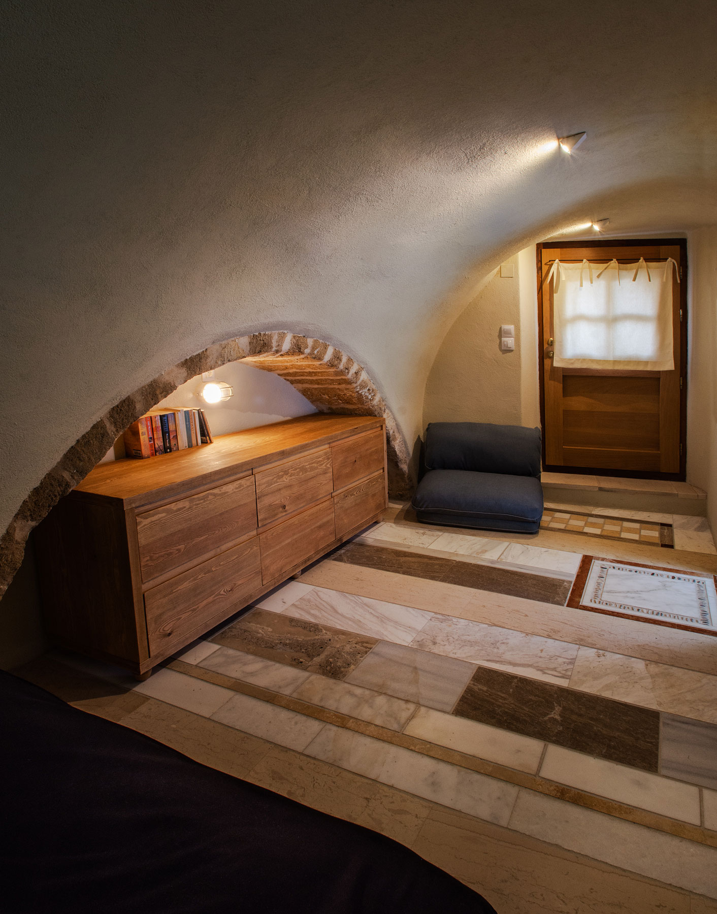 EXCLUSIVE COLLECTION